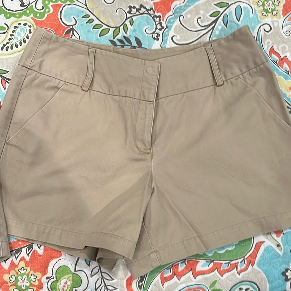 2 pr women’s khaki shorts. New York & Co. Loft brands.